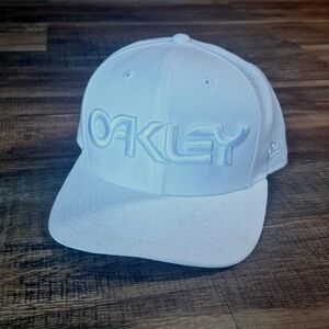 Oakley Cream&White Snapback Ball Cap